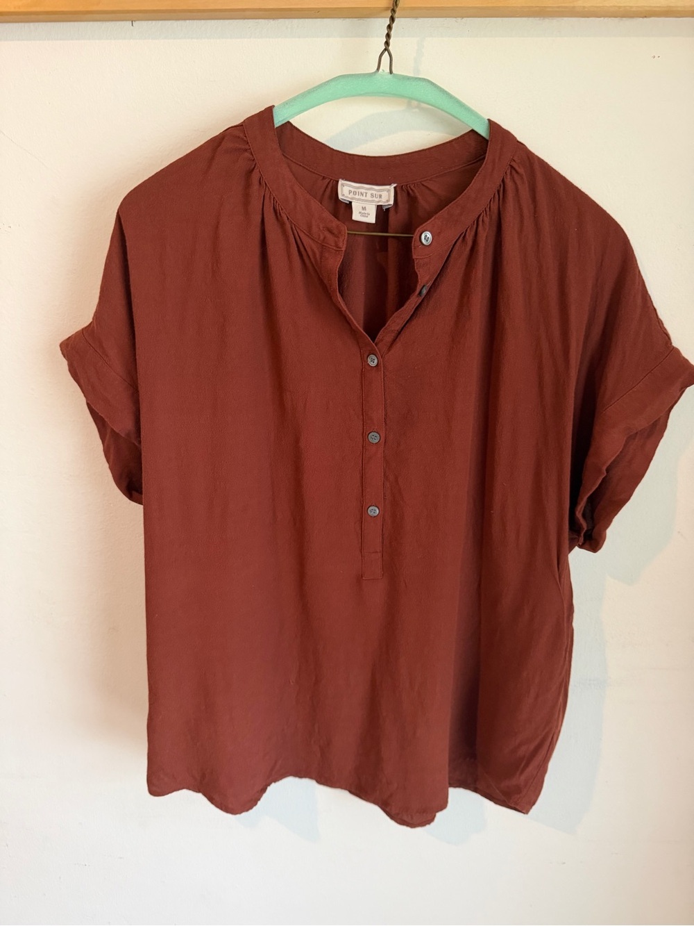 Point Sur Short Sleeve popover Blouse in Rust
